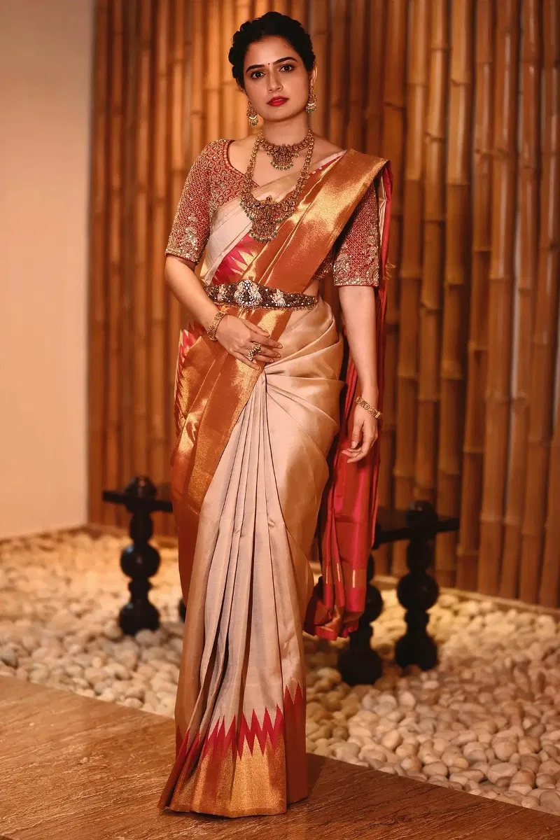 breathtaking-ashika-ranganath-in-samyakk-s-beige-gold-zari-woven-kanchipuram-silk-saree-sr27311-b